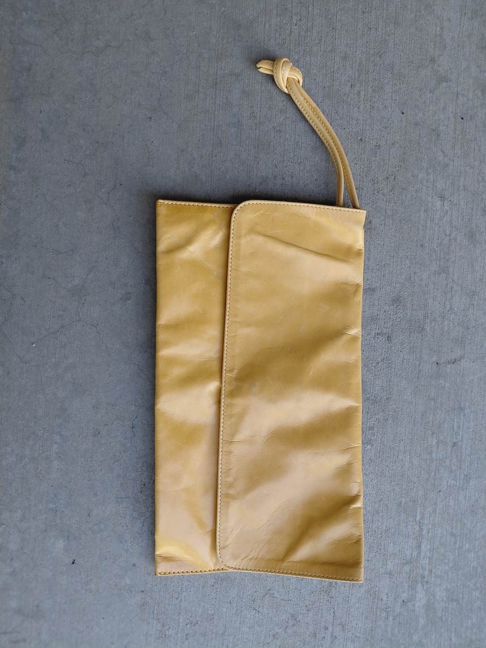 M0851 Yellow Leather Wristlet Clutch